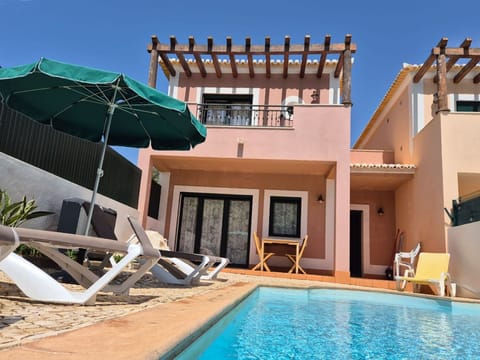 End Villa with private pool and sunny patio