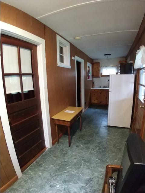 Cottage #4 kitchen/dining space

