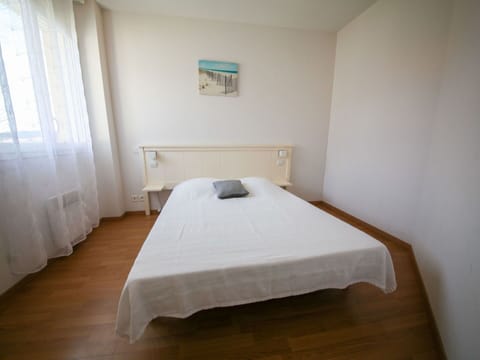 Property, Furniture, Building, Comfort, Wood, Window, Curtain, Floor, Flooring