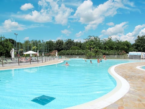 Water, Cloud, Sky, Swimming Pool, Tree, Plant, Leisure, Aqua, Outdoor Furniture, Resort Town