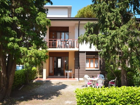 Property, House, Home, Building, Real Estate, Residential Area, Estate, Architecture, Facade, Neighbourhood