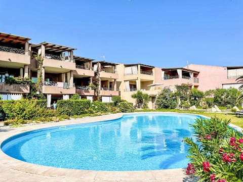 Swimming Pool, Outdoor Furniture, Resort, Sunlounger, Shade, Hotel, Resort Town, Thermae, Eco Hotel, Umbrella