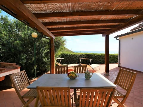 Table, Furniture, Property, Plant, Building, Wood, Chair, Shade, Lighting, Tree