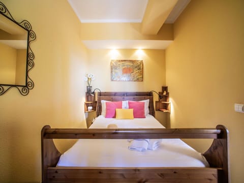 Furniture, Building, Table, Comfort, Wood, Lighting, Bed Frame, Lamp, Interior Design, Picture Frame