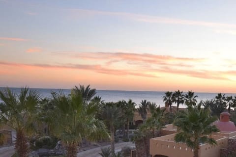 OCEAN VIEW AND CLOSEST CONDO TO THE BEACH :)