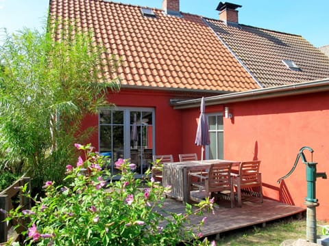 Plant, Flower, Building, Property, Window, Sky, Green, Cottage, House, Wood