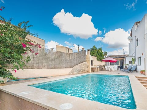 Cloud, Water, Building, Sky, Property, Plant, Blue, Azure, Swimming Pool, Architecture