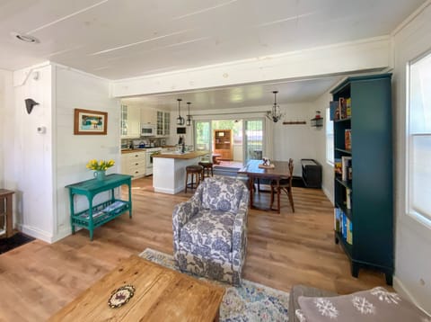 It's so easy to jump up from the living room to prep some food or grab a drink and snacks from the kitchen.