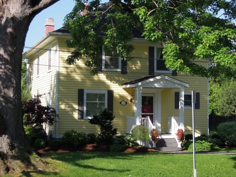 Aylesbury Manor Vacation Rental in Niagara on the lake, Ontario, Canada