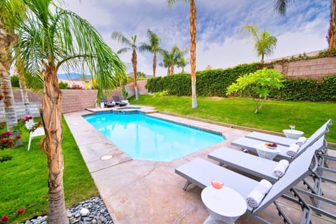 The Sunberry:  Resort Like Outdoors