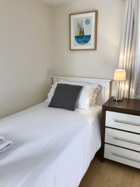 Twin bedroom
