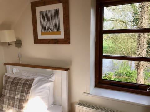Twin bedroom