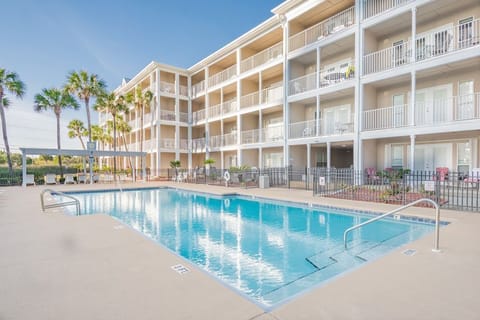 Community Pool - Heated during cooler months