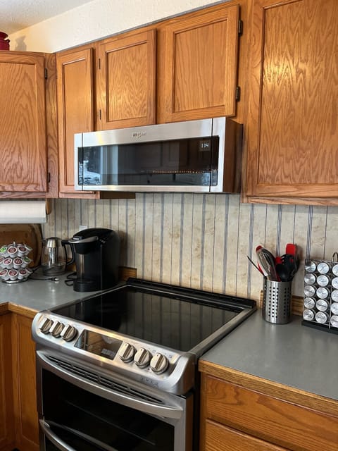 Updated appliances. Seasonings, hot cocoa, coffee pods available