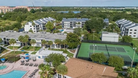Orbit One Vacation Villas Exterior 1