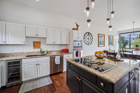 Kitchen - Bella Vista - Dillon Vacation Rental