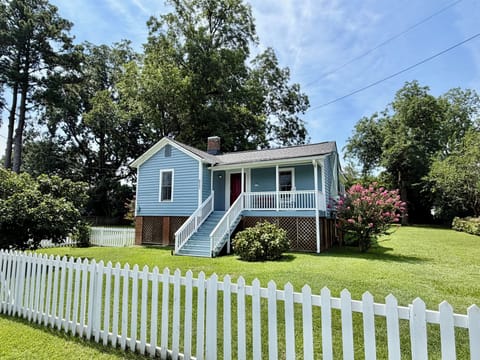 The Tilted Cottage, your home away from home in historic Little Washington