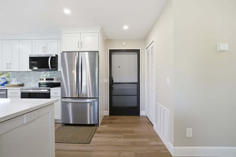 Kitchen entry