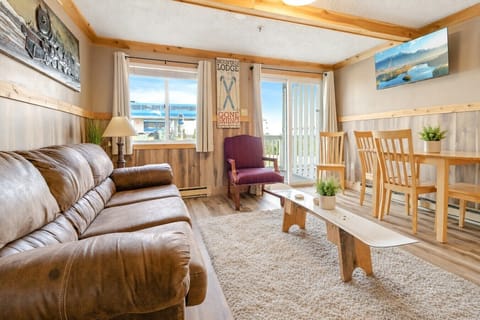 Mountain Lodge 132 is your snowshoe home away from home!