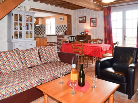 Room, Living Room, Furniture, Property, Building, Interior Design, House, Home, Table, Real Estate