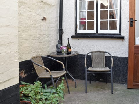 Sitting-out-area | Old Town Cottage, Sidmouth