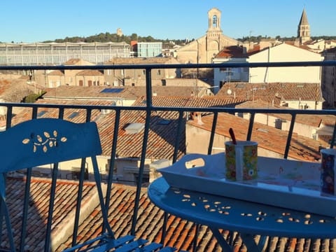 View from room2 : Oratoire & Tour-Magne