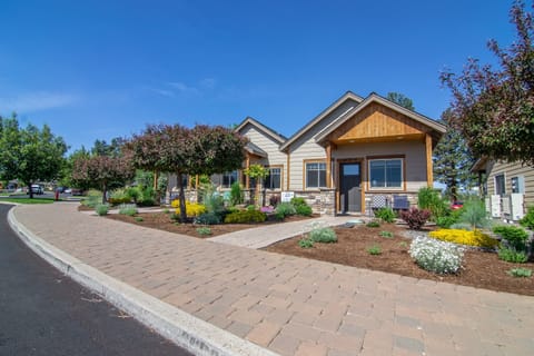 Sisters executive suites unit 1 ( north unit )