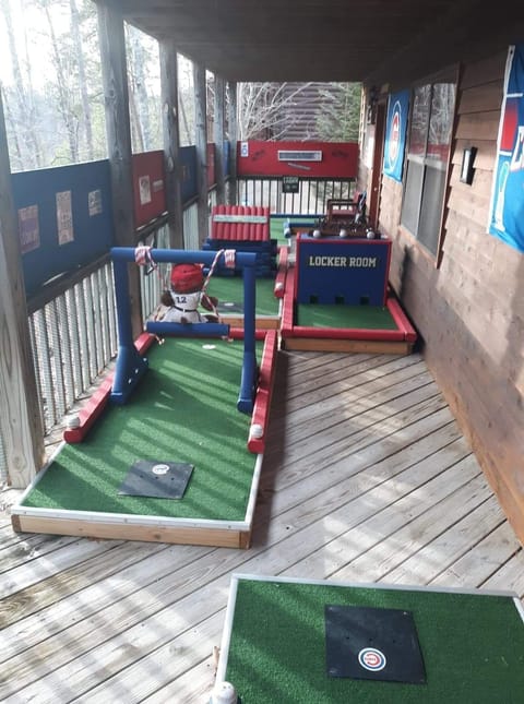 5 hole putt putt course