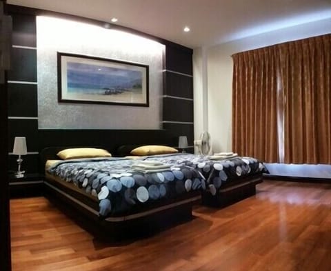 #711-S1 2BR villas /pool access 