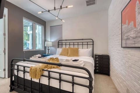 Lavaca Street 1st Floor Bedroom with En-suite full bathroomtreet 1st Floor Guest Bedroom