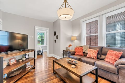 42 inch smart TV will enable you to play all of your streaming TV services.