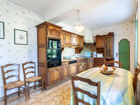 Picture Frame, Furniture, Cabinetry, Wood, Table, Chair, Architecture, Interior Design, Kitchen, Living Room