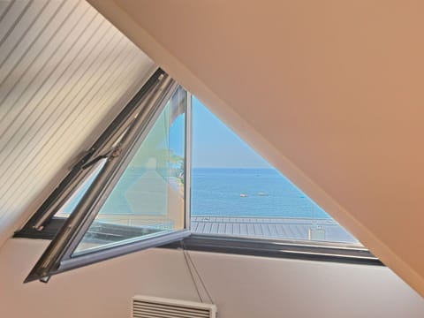 Water, Window, Building, Shade, Wood, Automotive Exterior, Rectangle, Sky, Vehicle Door