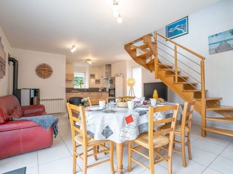 Furniture, Table, Wood, Picture Frame, Interior Design, Flooring, Floor, Couch, Building, Hardwood