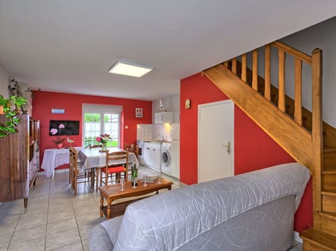 Furniture, Property, Plant, Houseplant, Flowerpot, Interior Design, Comfort, Table, Couch, Floor