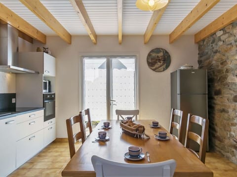 Cloud, Sky, Property, Building, Tree, Wood, Chair, Urban Design, Outdoor Furniture, Table