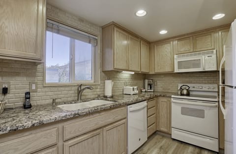 2 Bedroom Vacation Rental With Views in Pismo Beach