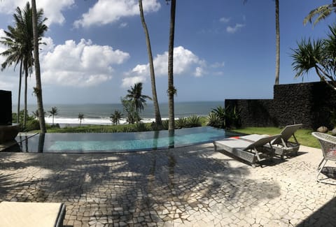 Beachfront Villa Inca