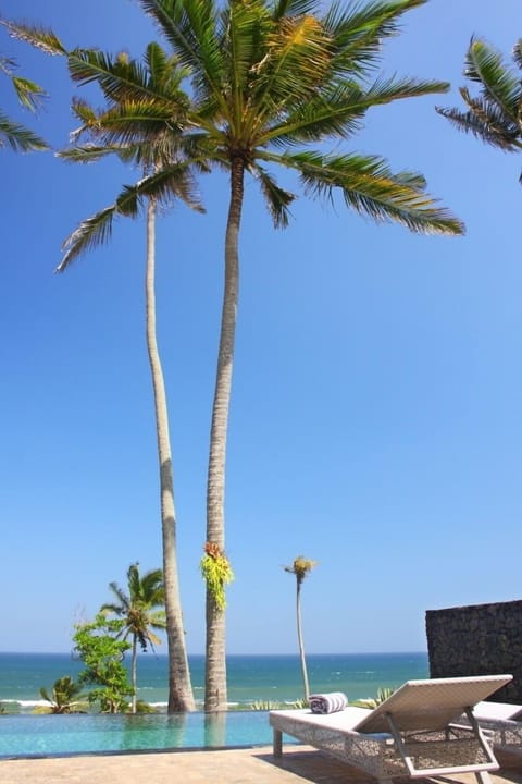 Beachfront Villa Inca