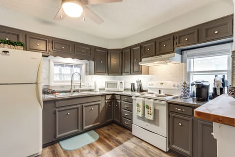 Kitchen | Cooking Basics & Spices | Keurig Coffee Maker