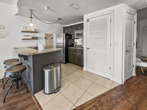 Sea La Vie | Kitchen Area