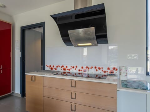 Kitchen, Interior Design, Countertop, Wood, Flooring, Kitchen Appliance, Cabinetry, Major Appliance, Ceiling, Home