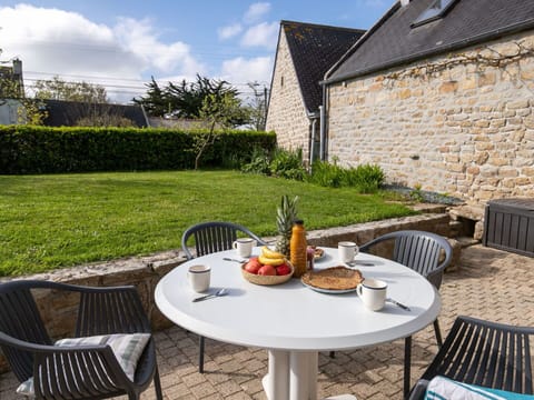 Table, Furniture, Cloud, Tableware, Property, Plant, Sky, Chair, Outdoor Table, Outdoor Furniture