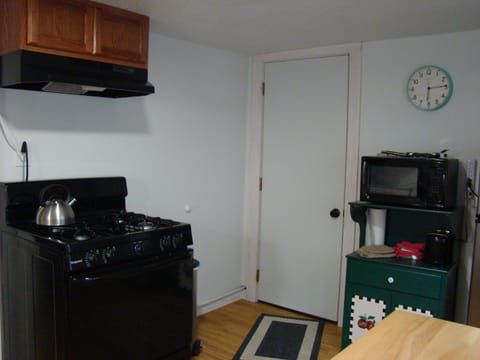 Kitchen - back door to outside deck