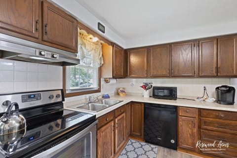 Eat in kitchen with all your cooking and eating utensils provided