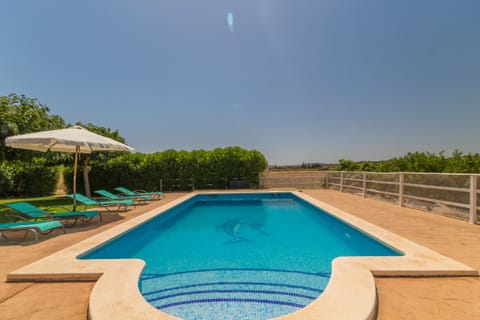 Beautiful villa with swimming pool