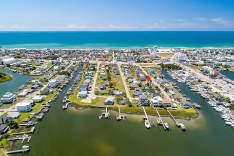Conveniently located in the heart of Atlantic Beach.