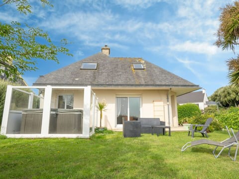 Cloud, Plant, Building, Sky, Property, Window, Door, House, Tree, Land Lot