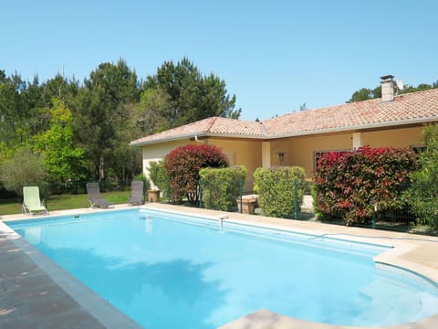 Water, Plant, Sky, Property, Swimming Pool, Azure, Shade, Building, Tree, Leisure