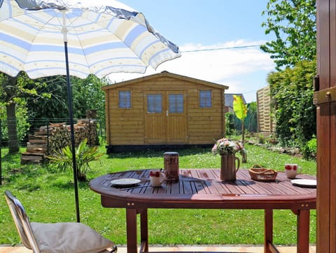 Backyard, Yard, Home, House, Table, Room, Building, Garden, Real Estate, Patio